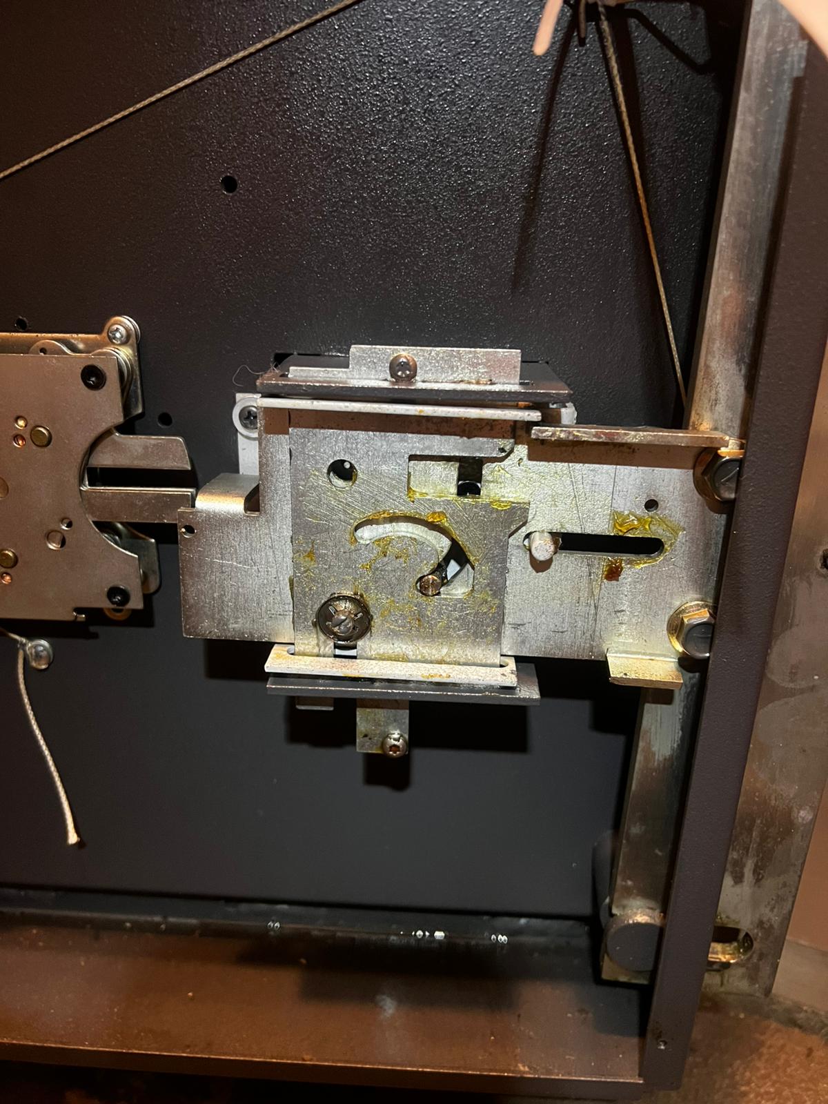 Mécanisme de serrure démonté